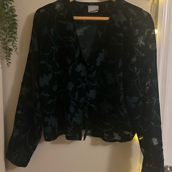 Dark Green cropped button up - Picture 4 of 6